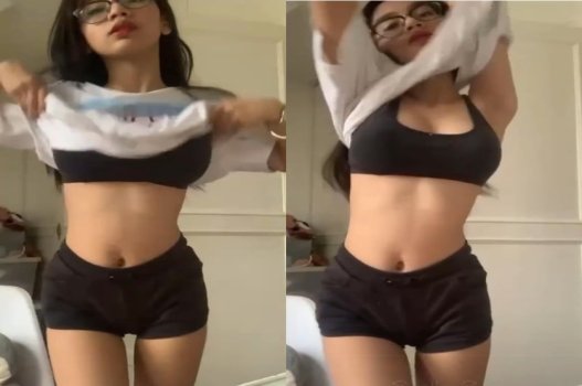 Sex gái xinh vú to hết nước chấm